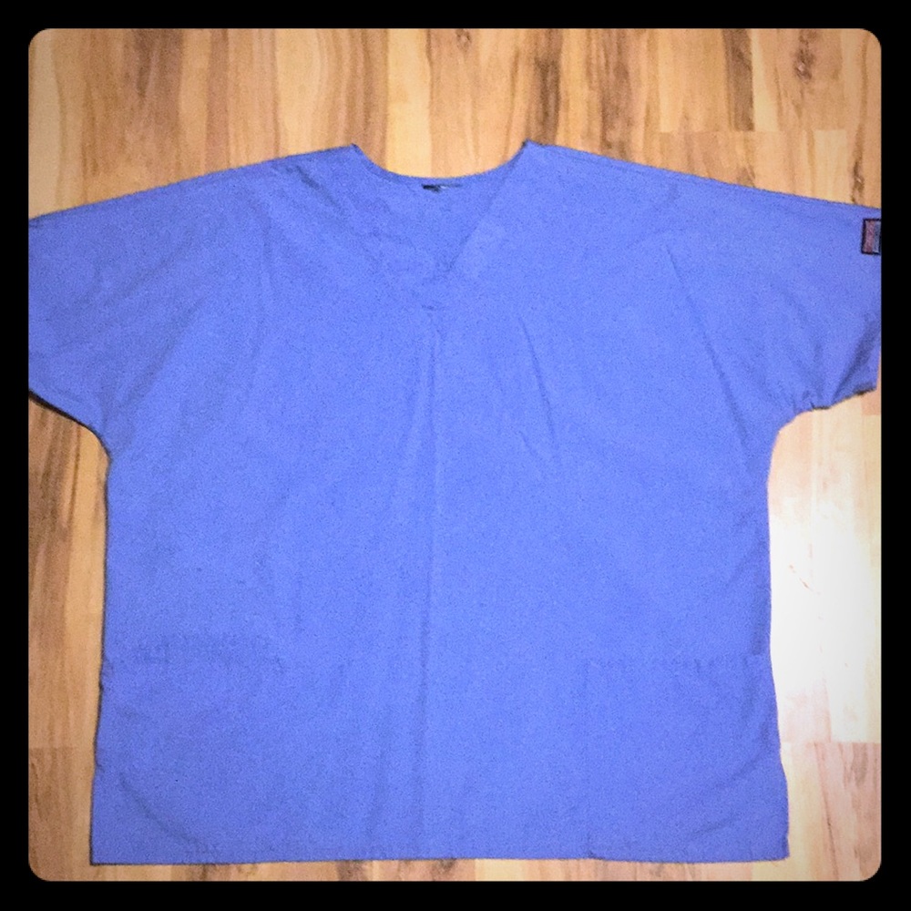👚🎈Cherokee Scrub V-neck Top 2 XL. 🦋👚